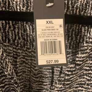 Black and white patterned dress